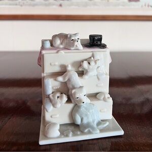 Vintage Westies in Dresser Figurine